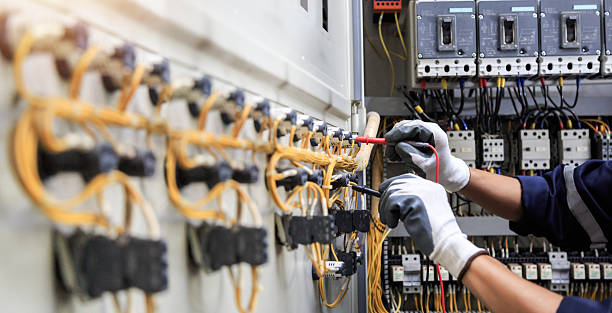 Professional Electrician technician working in Maysville, NC